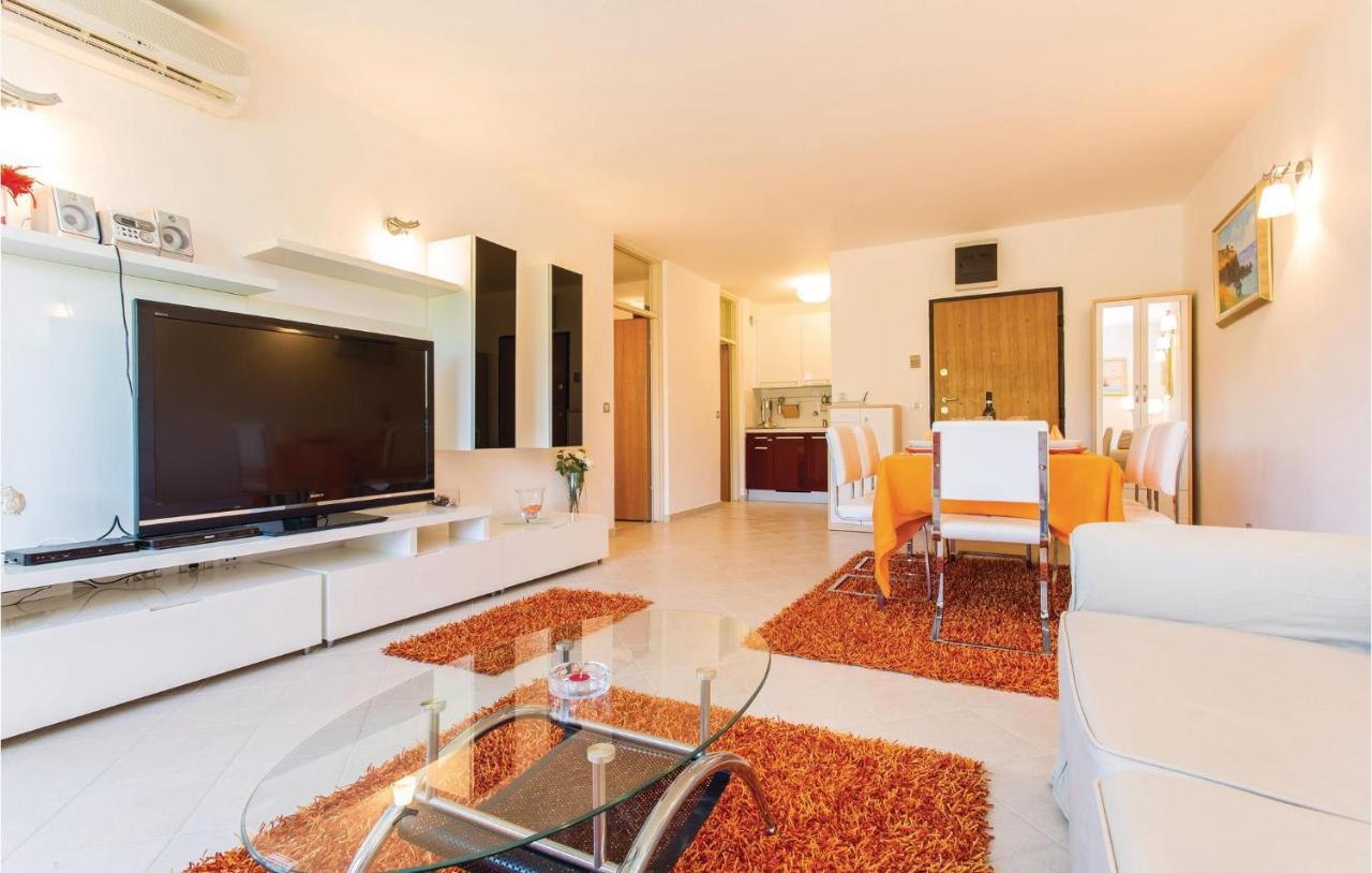 Amazing Apartment In Njivice With Wifi Kültér fotó