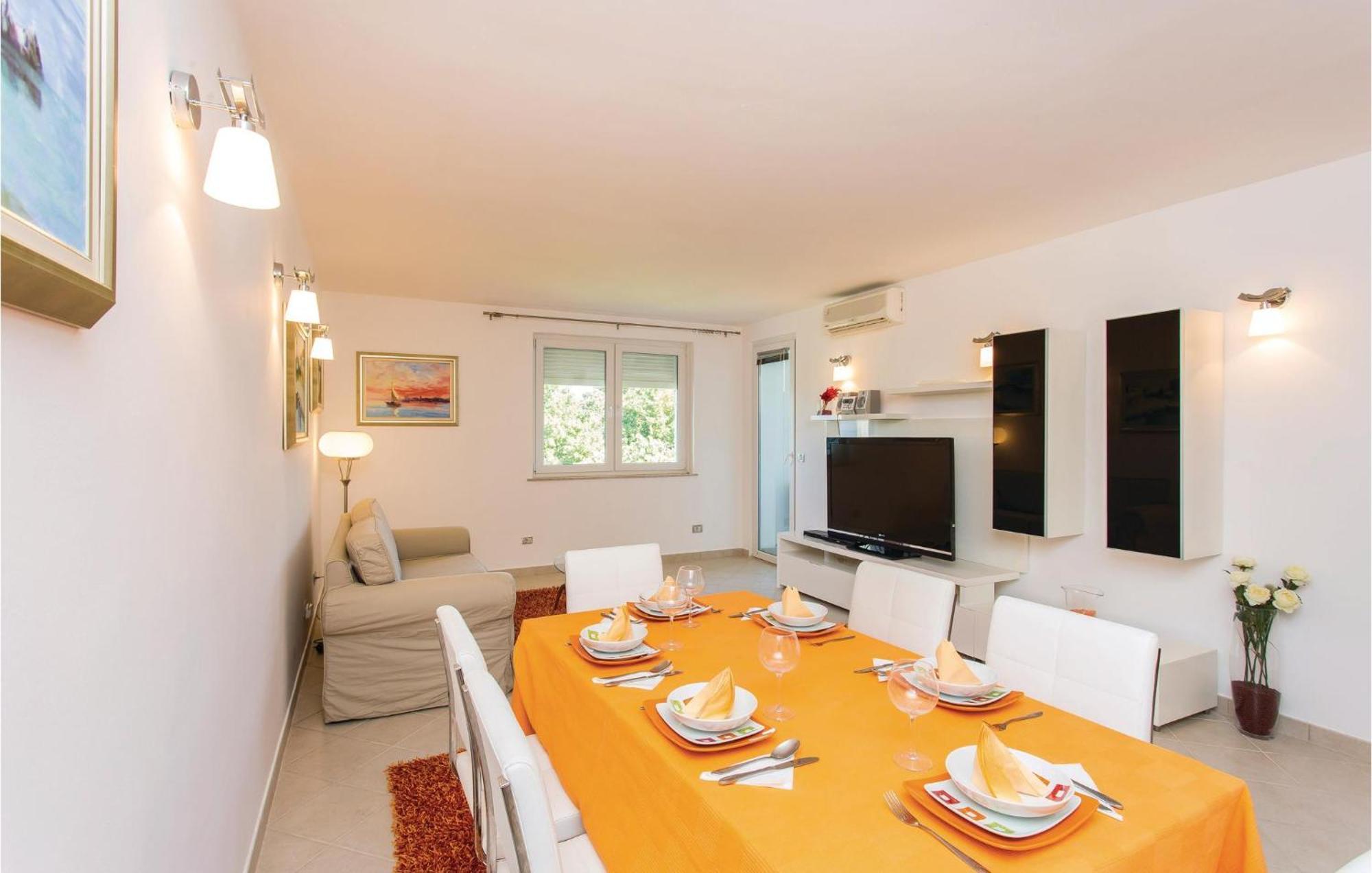 Amazing Apartment In Njivice With Wifi Kültér fotó