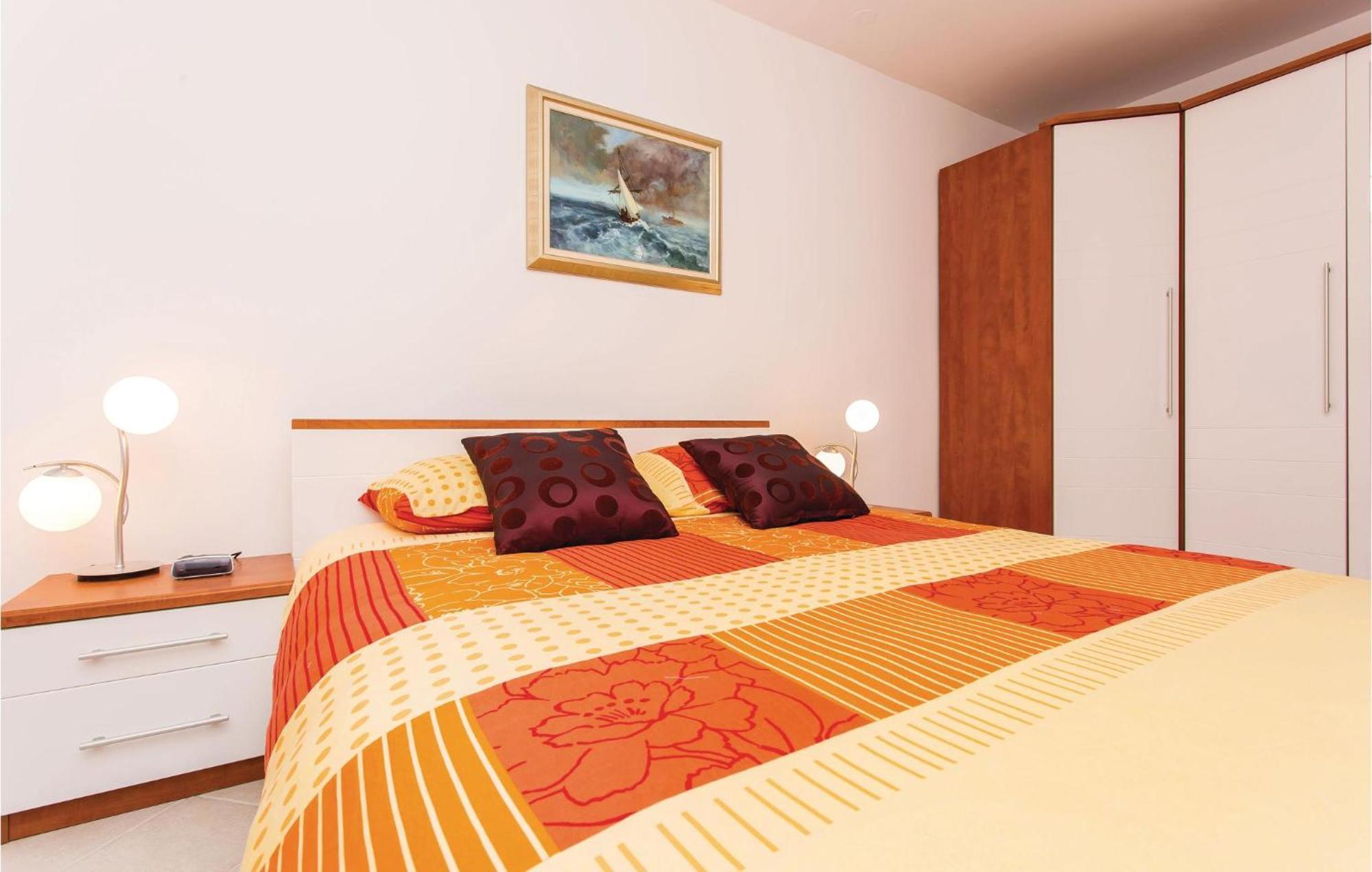 Amazing Apartment In Njivice With Wifi Kültér fotó