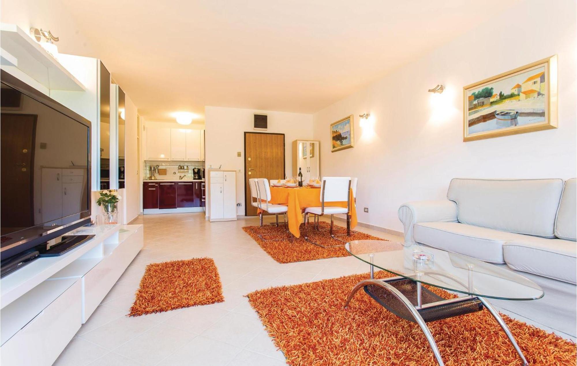Amazing Apartment In Njivice With Wifi Kültér fotó