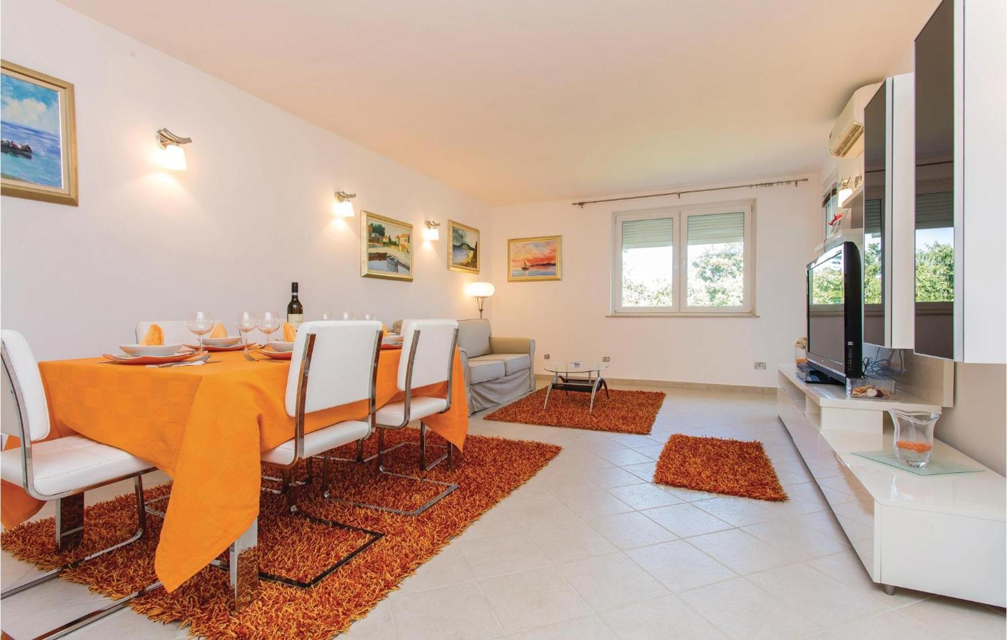 Amazing Apartment In Njivice With Wifi Kültér fotó